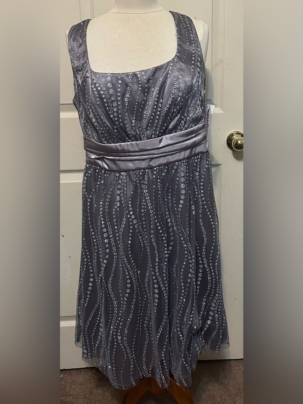 Onyx Nite size 14W Silver Sequin Evening Dress with Satin Waistband